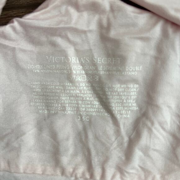 Victoria’s Secret Light Pink Wireless Lightly Lined Plunge Bra 36C - Picture 2 of 2